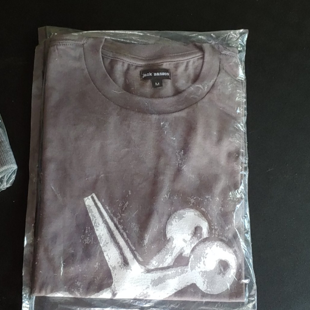 Tee shirt